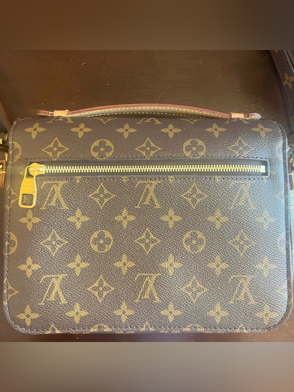 Louis Vuitton Monogram Pochette Métis - Picture 2 of 5